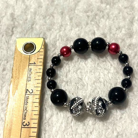 Black & Red Graduated Beads Rhinestone Silver Tone Spacers Bracelet - Picture 4 of 4